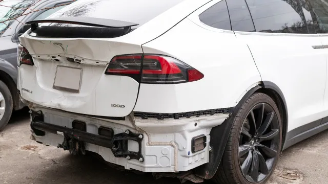 
                    Carros premium são os que mais danos registam em Portugal. Tesla à frente
                