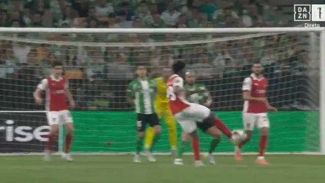 
                    Tudo Gorby explodiu. A 'bomba' que carimbou as meias finais para o Braga
                