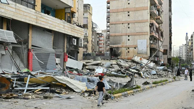 Israel anuncia "linha amarela" no sul do Líbano e realiza ataques aéreos