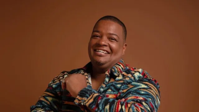 
                    Morreu o cantor Mário Marta, que participou no Festival da Canção 2026
                