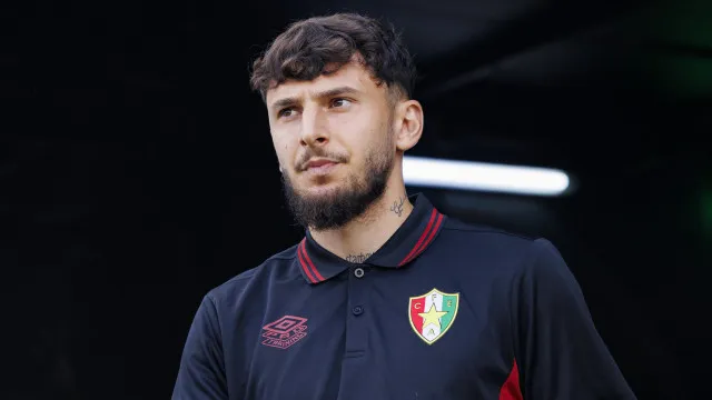 Estrela da Amadora nega condenação da FIFA em litígio por Stoica