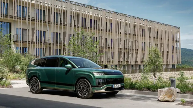 
                    Novo Hyundai Ioniq 9 chega a Portugal com 600 km de autonomia. O preço
                