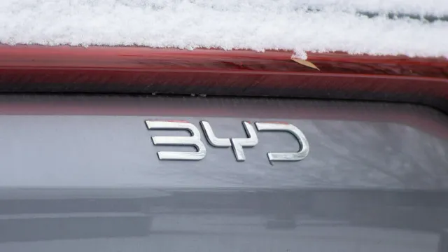 
                    BYD continua a crescer. Já fabricou 16 milhões de carros novas energias
                