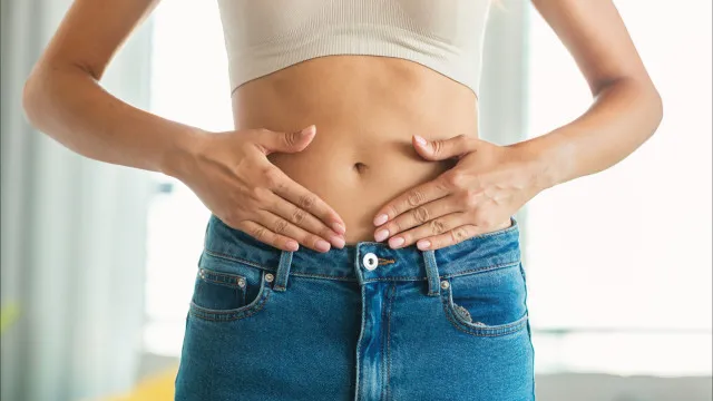 
                    O que acontece à saúde intestinal quando coloca óleo de rícino no umbigo?
                