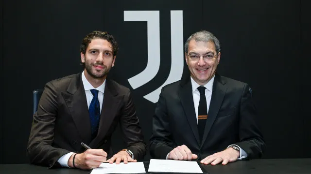 Manuel Locatelli prolonga ligação com a Juventus até 2030