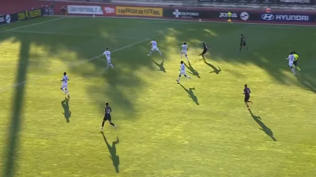 E vai mais um golo. Clóvis coloca Académico em vantagem contra o Feirense