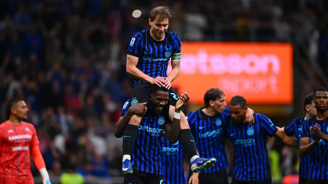 Inter bate Cagliari e pode descolar no topo e deixar rivais a 12 pontos