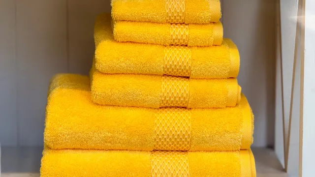 
                    Afinal, porque é que as toalhas têm estas divisões no meio?
                