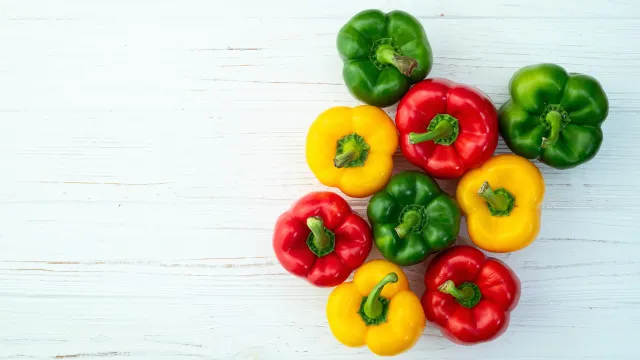 
                    É verdade que os pimentos verdes ficam vermelhos com o tempo?
                