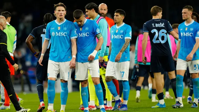 Napoli escorrega contra a Lazio e estende passadeira do título ao Inter