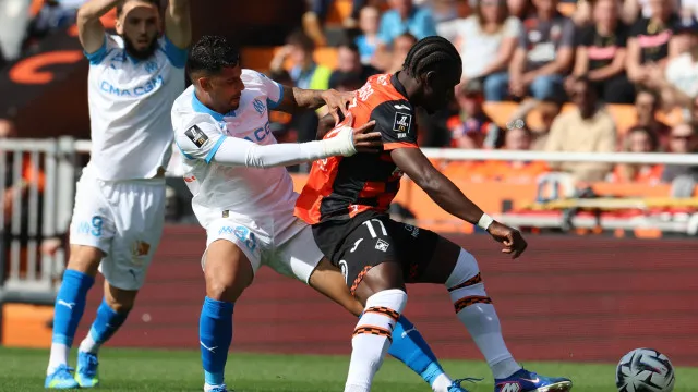 Marseille sofre deslize contra Lorient e atrasa-se na luta pela Champions