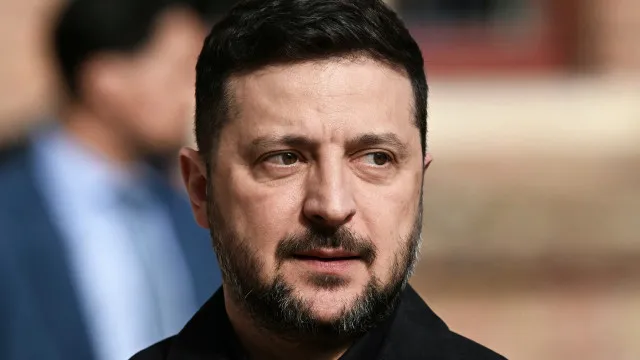 
                    Zelensky apela aos EUA que lhe venda entre 5% e 10% dos mísseis Patriot
                