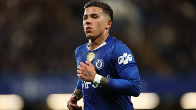 Enzo perde braçadeira após castigo do Chelsea: "É uma questão de honra"