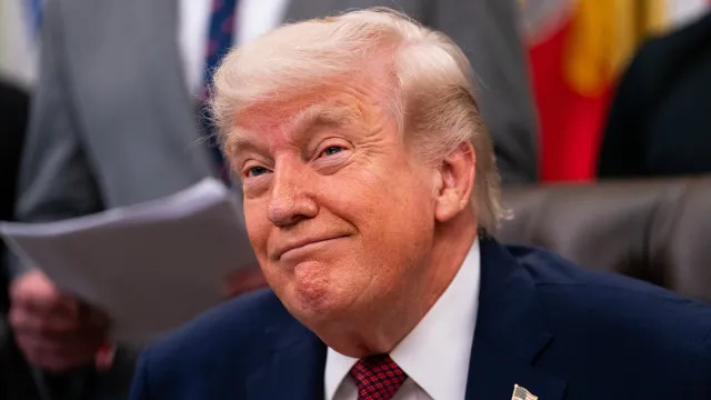 
                    Trump ameaça UE com tarifas 
