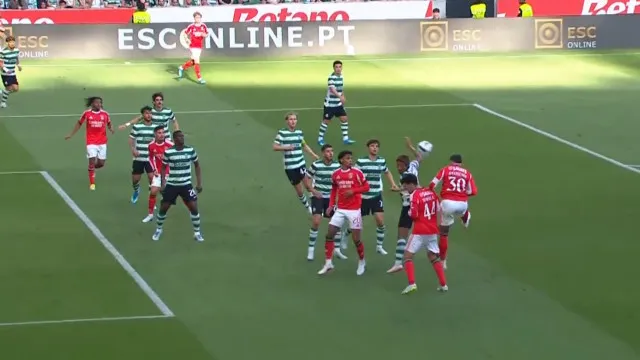 
                    Depois do Sporting, foi o Benfica que ganhou penálti por braço de Morita
                