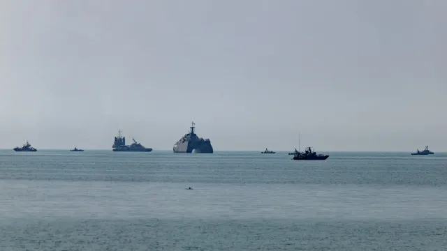 
                    Irão denuncia ataque dos EUA a navio iraniano como violação de cessar-fogo
                