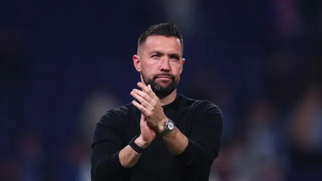 
                    Golo do Benfica em Alvalade festejado no Dragão? A reação de Farioli
                