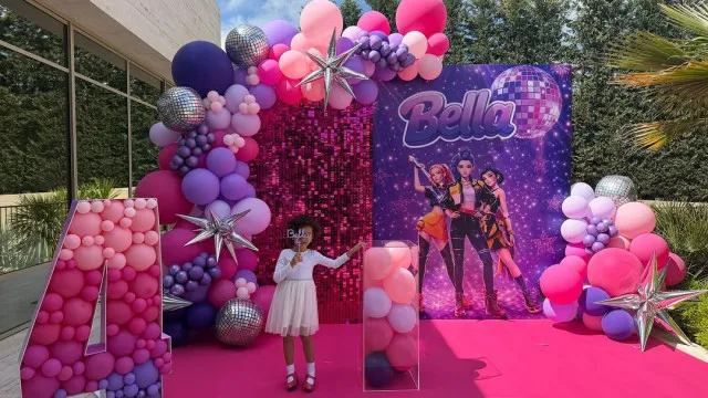 
                    Cristiano Ronaldo celebra anos da filha e não esquece falecido filho
                