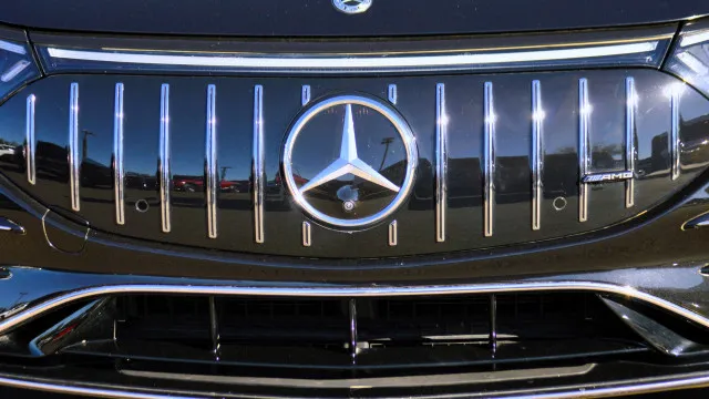 
                    Samsung fornece baterias a futuros carros elétricos da Mercedes-Benz
                