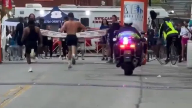 Atleta festeja antes do tempo e é ultrapassado no último segundo. Veja