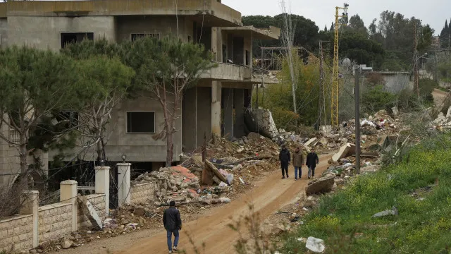 
                    AO MINUTO: Mais de 3.370 mortos; Irão não quer conversações com EUA
                