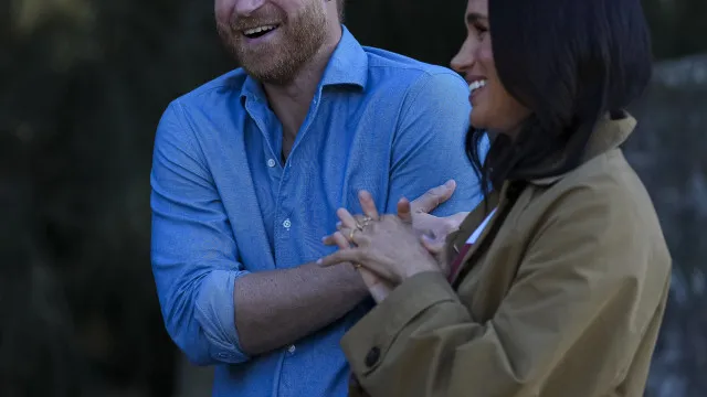 
                    Meghan Markle e príncipe Harry mimados pelos filhos após ida à Austrália
                