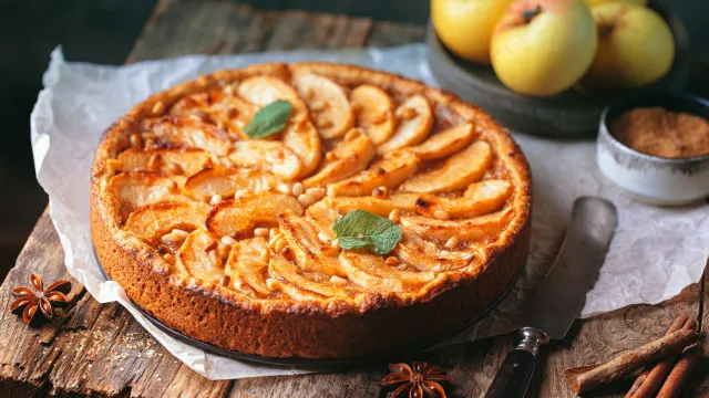 
                    Este bolo de maçã de Filipa Gomes é delicioso e fácil de fazer. A receita
                
