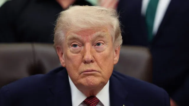 
                    EUA só suspendem bloqueio ao Irão com acordo, diz Trump
                