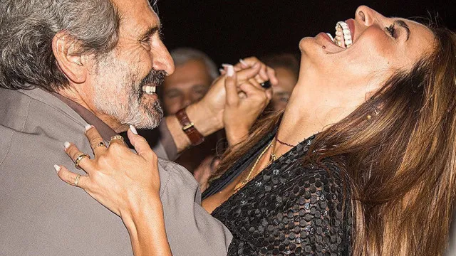 
                    Catarina Furtado declara-se ao pai em dia especial: 