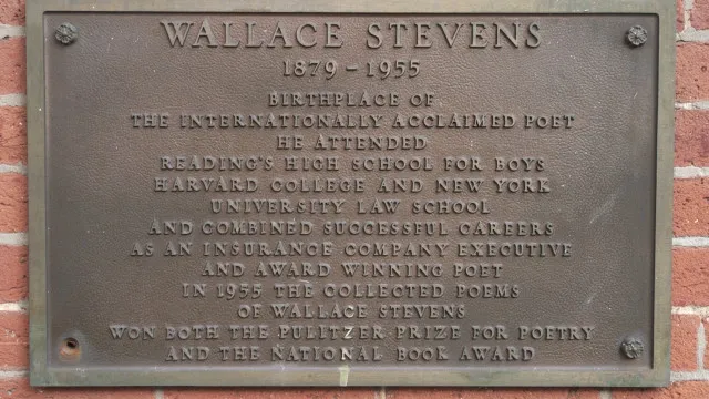 
                    Aforismos do poeta Wallace Stevens publicados pela primeira vez em Portugal
                