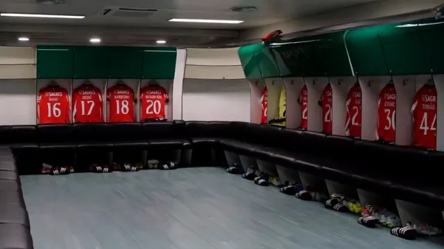 Grito de Rui Costa e pedido de Mourinho. Bastidores do Benfica no dérbi