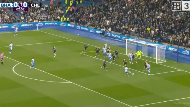 
                    Sem reação. Confusão total na área do Chelsea acaba com golo do Brighton
                