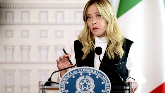 Meloni reage a insultos de propagandista russo: "Não recebemos ordens"