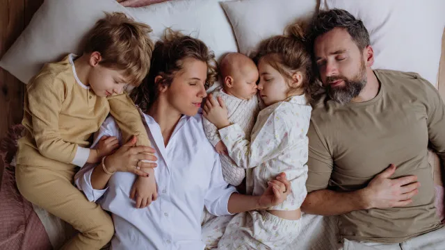 “Criança pode ser autónoma e dormir com pais. Não podemos falar de idade”