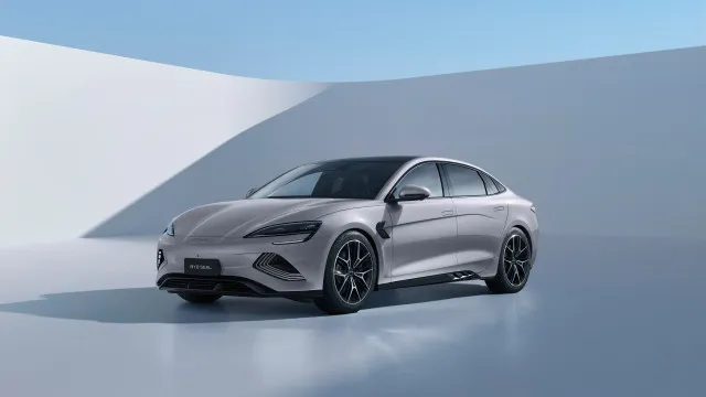 
                    BYD Seal recebe atualizações. Saiba o que muda e o preço
                