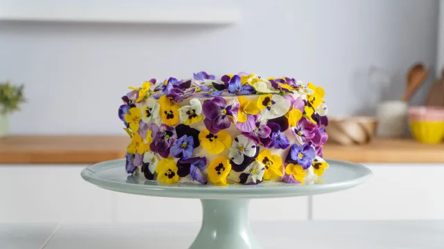 
                    Se a primavera fosse um bolo, seria esta receita que temos para si
                