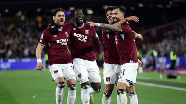 Manchester United ataca mercado. Há 9 alvos em vista... e um é português