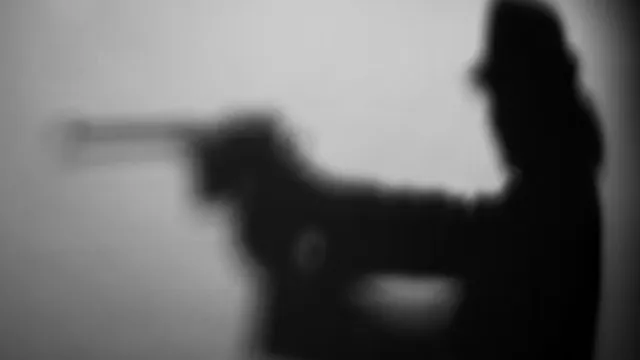 
                    Homem dispara 3 vezes contra outro em plena luz do dia no Lumiar
                