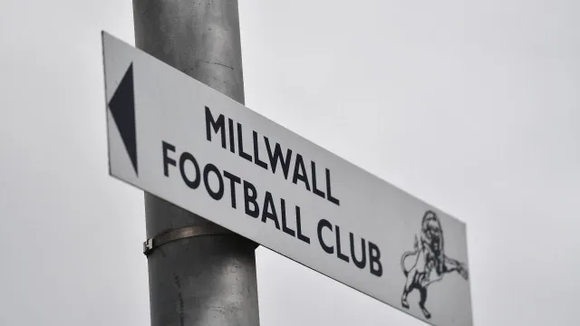 
                    Millwall pondera processar Westminster por associação ao Ku Klux Klan 
                