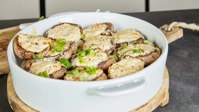 
                    A receita de cogumelos recheados para quem adora queijo
                