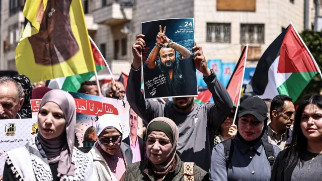 
                    Barghouti mantém-se líder simbólico palestiniano após 24 anos na prisão
                