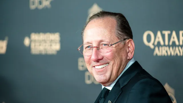 Tribunal brasileiro decreta afastamento de John Textor do Botafogo