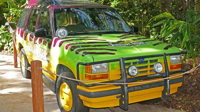 
                    O Ford Explorer célebre pelos safaris com dinossauros em 