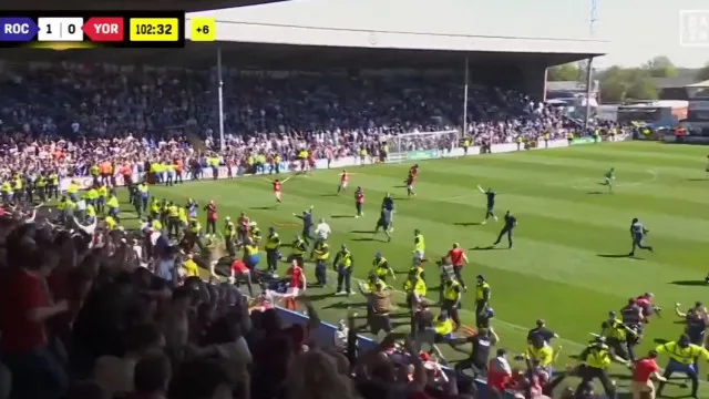 Loucura total na National League. York marca nos descontos e vence título