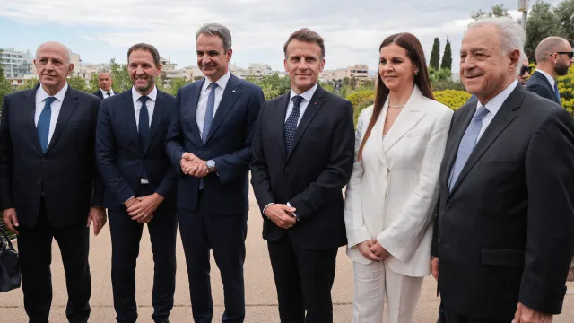 França e Grécia reforçam aliança para cooperação de assistência militar