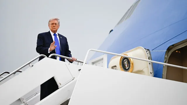 
                    Trump suspende viagem de representantes dos EUA ao Paquistão
                