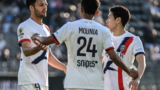 PSG vence confortavelmente, mas Gonçalo Ramos acaba expulso