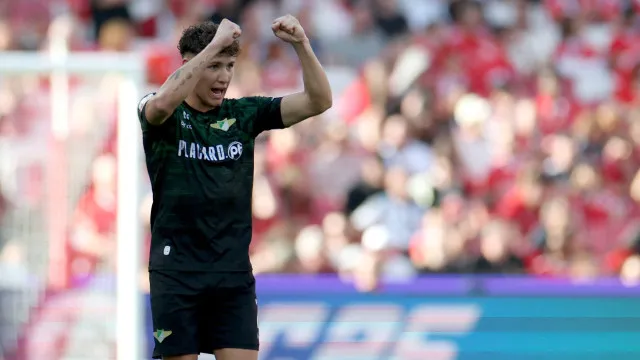 
                    Diogo Travassos e o golo ao Benfica: 