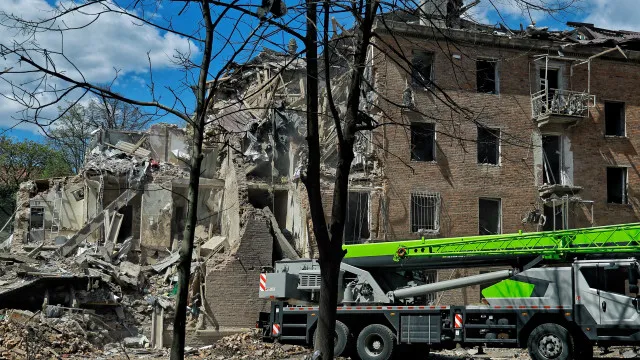 
                    Pelo menos oito mortos em Dnipro durante 