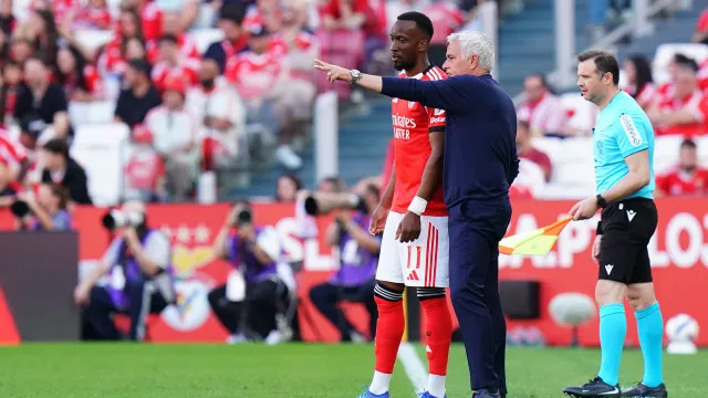 Lukebakio quebra o silêncio após frustração e discussão com Mourinho